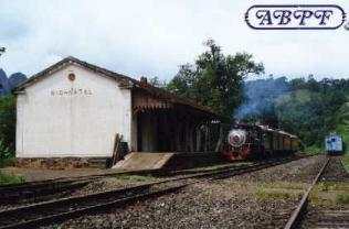 Locomotiva Mikado 760 com composio estacionada na estao de Rio Natal